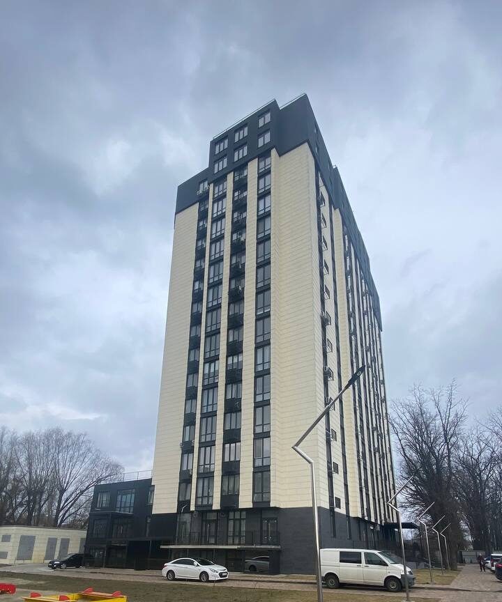 Трикімнатна кв смт.Чабани ЖК Парк Плаза