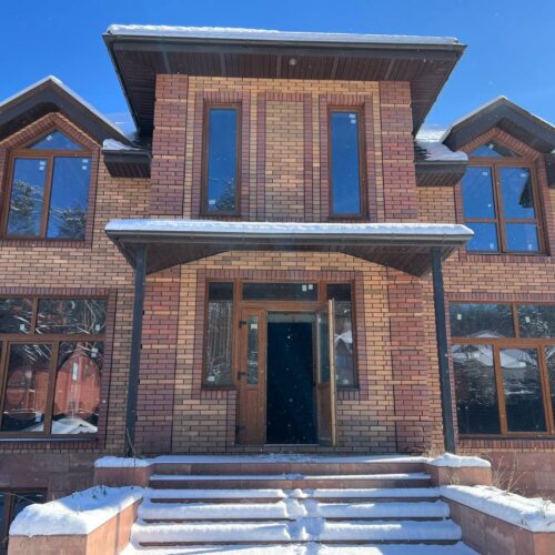 Стоянка Закрите Котеджне Містечко