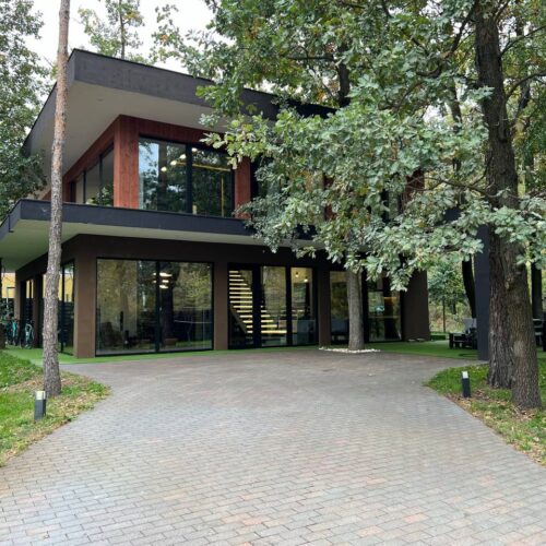 Стоянка Елітний Будинок в закритому котеджному містечку