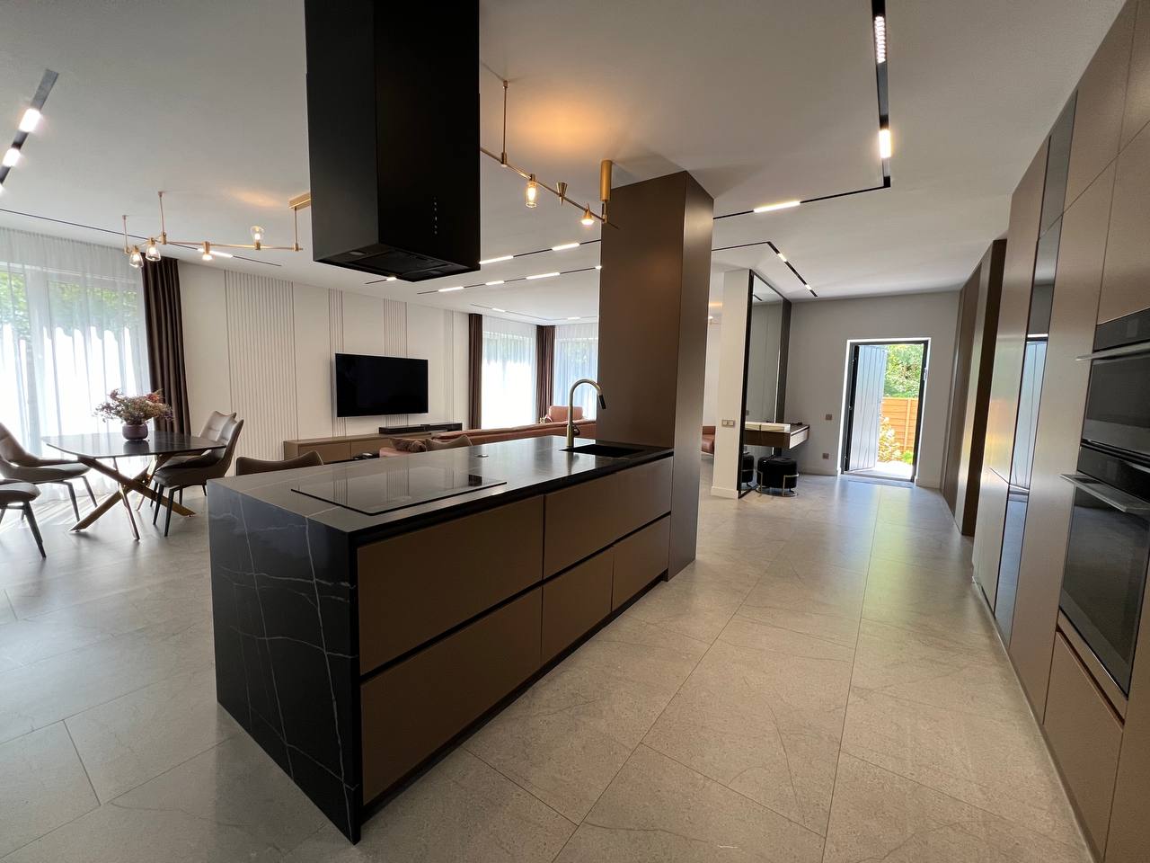 Гореничі Приватний Будинок з дизайнерським ремонтом - Зображення 14