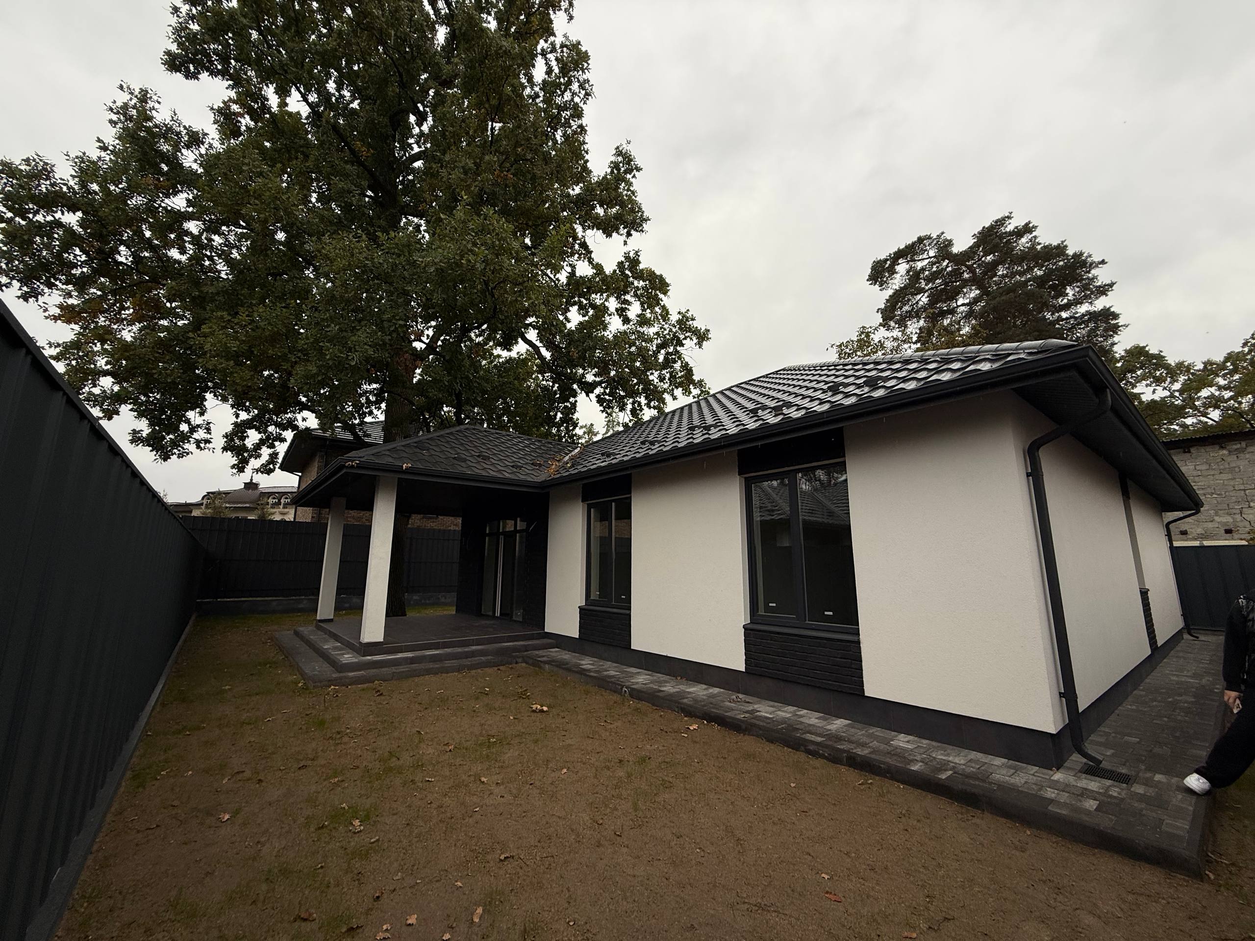 Лісова Буча Одноповерховий будинок з терасою і неймовірним дубом. - Зображення 5