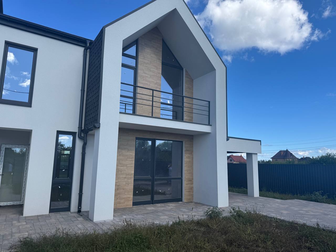 🏡 Сучасний двоповерховий будинок із терасою - Зображення 3