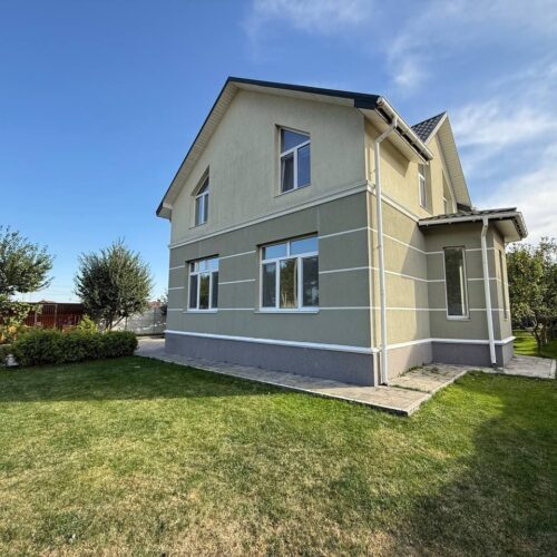 🏡 Просторий будинок у Макарові