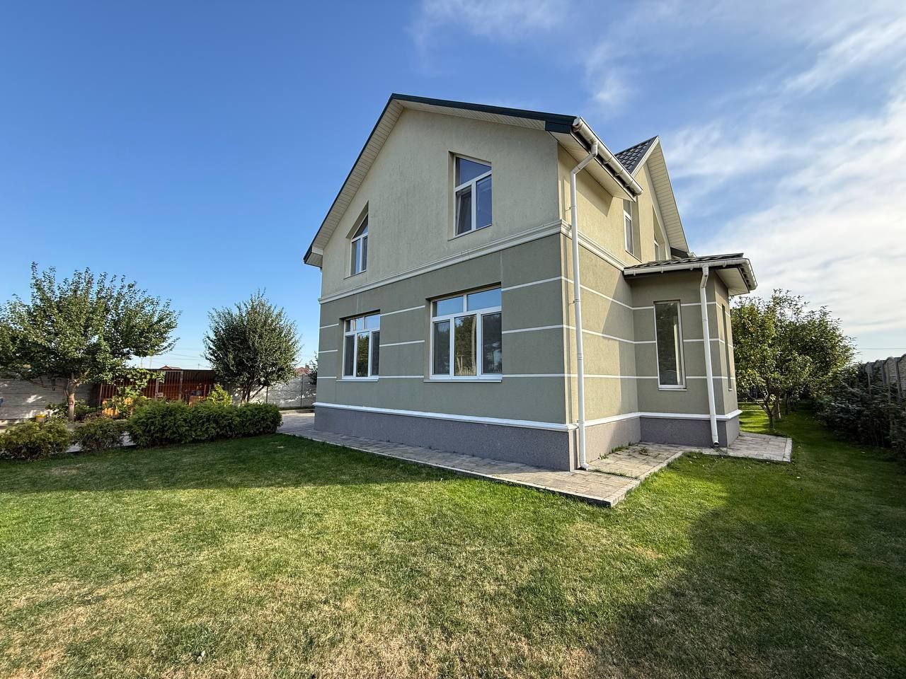 🏡 Просторий будинок у Макарові