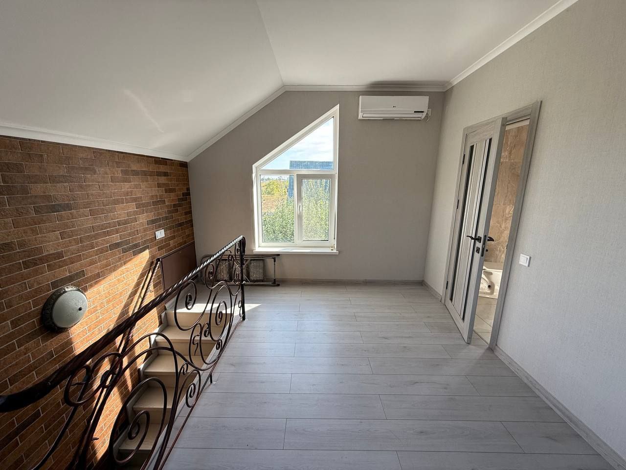 🏡 Просторий будинок у Макарові - Зображення 26