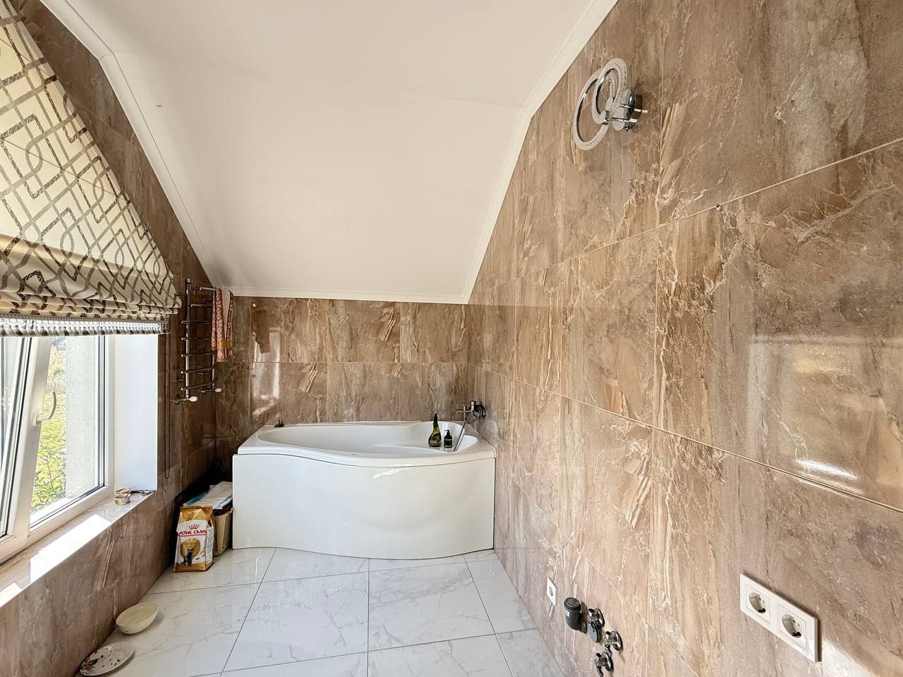 🏡 Просторий будинок у Макарові - Зображення 24