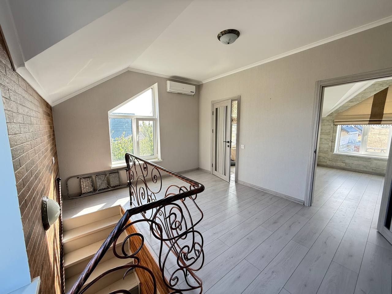 🏡 Просторий будинок у Макарові - Зображення 17