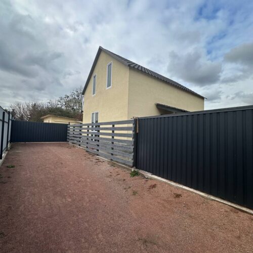 🏡 Двоповерховий будинок у Гостомелі