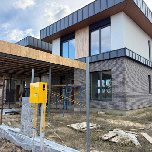 🏡 Сучасний двоповерховий будинок із автонавісом у с. Шевченкове (Білогородка)