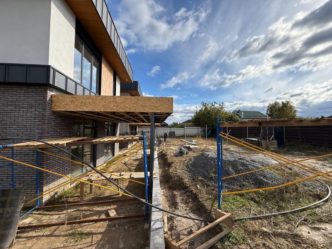 🏡 Сучасний двоповерховий будинок із автонавісом у с. Шевченкове (Білогородка) - Зображення 6