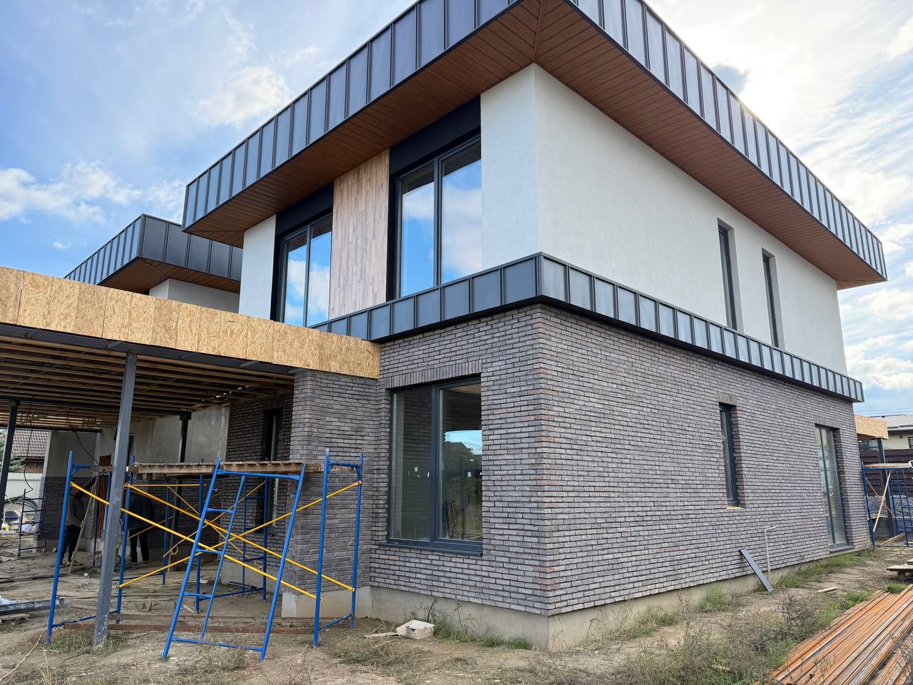 🏡 Сучасний двоповерховий будинок із автонавісом у с. Шевченкове (Білогородка) - Зображення 3