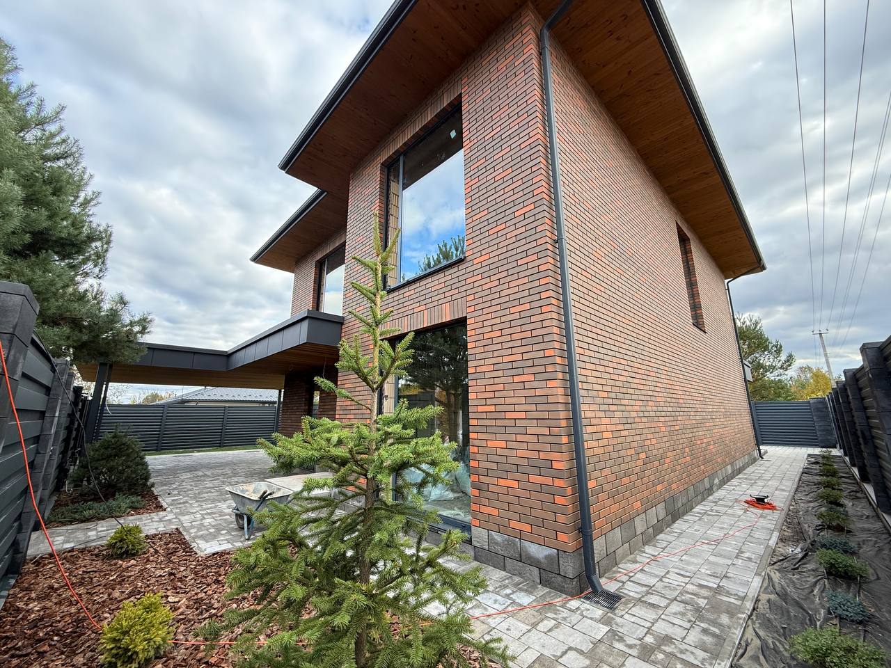 🏡 Сучасний двоповерховий будинок із автонавісом у с. Гореничі - Зображення 8