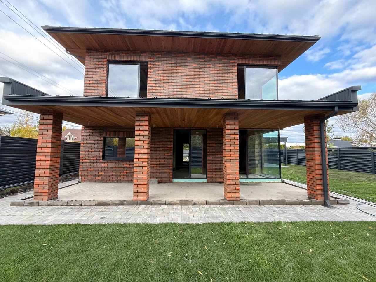 🏡 Сучасний двоповерховий будинок із автонавісом у с. Гореничі - Зображення 3