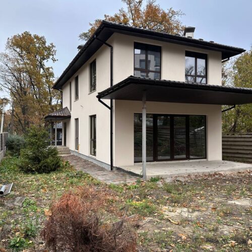 🏡  2-поверховий будинок з бомбосховищем у м. Ірпінь, вул. Тищенко