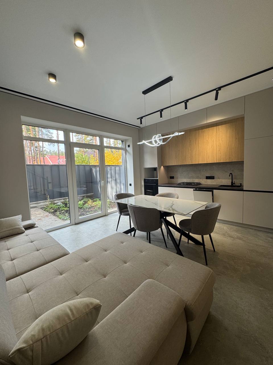 🏡 Просторий таунхаус в Ірпені, вул. Шкарівського, 9