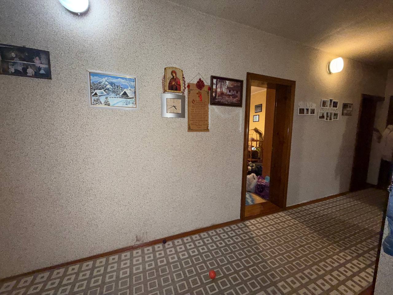 πΠΠ°ΠΊΠ°ΡΡΠ², ΠΡΠ΄ΠΈΠ½ΠΎΠΊ Π· ΡΠ΅ΠΌΠΎΠ½ΡΠΎΠΌ ΡΠ° 45 ΡΠΎΡΠΊΠ°ΠΌΠΈ Π·Π΅ΠΌΠ΅Π»ΡΠ½ΠΎΡ Π΄ΡΠ»ΡΠ½ΠΊΠΈ - ΠΠΎΠ±ΡΠ°ΠΆΠ΅Π½Π½Ρ 10