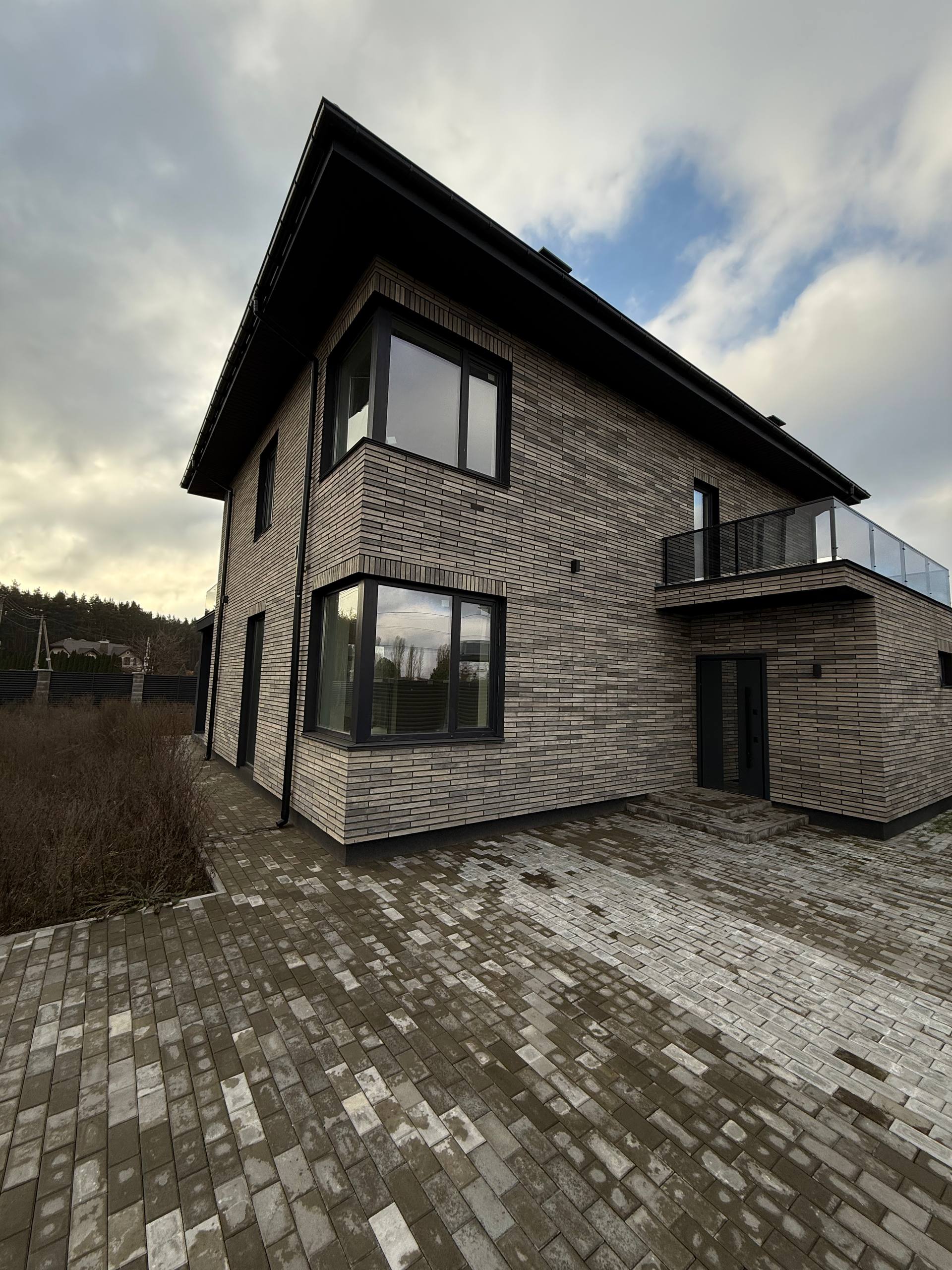 🏡 Сучасний будинок у Дмитрівці (Куба) — комфорт, тиша та простір поруч із Києвом!